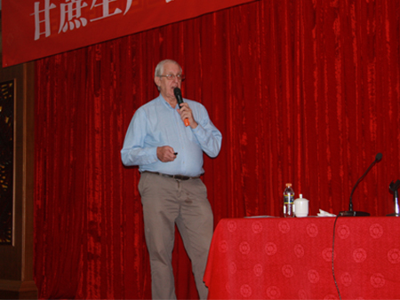 凯斯纽荷兰公司国际市场销售顾问Bruce Giddings（布鲁斯·吉丁斯）