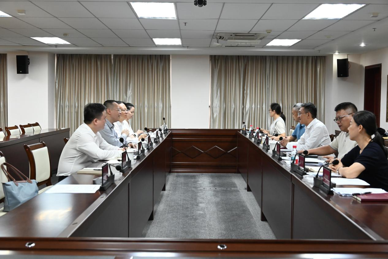 周俊与永道集团董事长钟立钊一行  开展投资洽谈  聚力热带农业科创出海 加速涉农重点项目落地