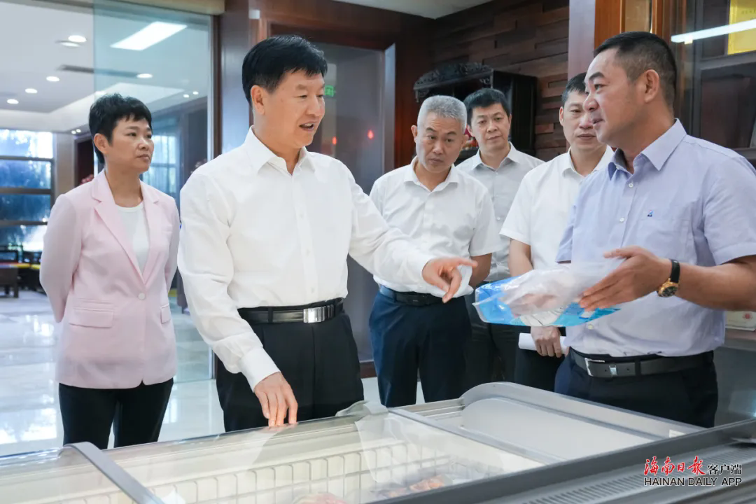 刘小明在澄迈海口调研企业生产经营情况